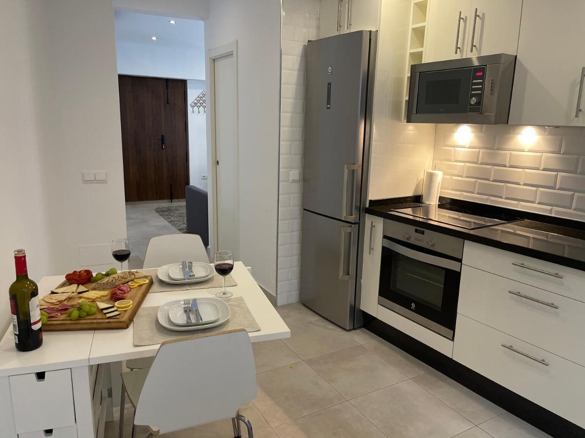 فيلا New Townhouse In The Heart Of Nerja With Jacuzzi المظهر الخارجي الصورة