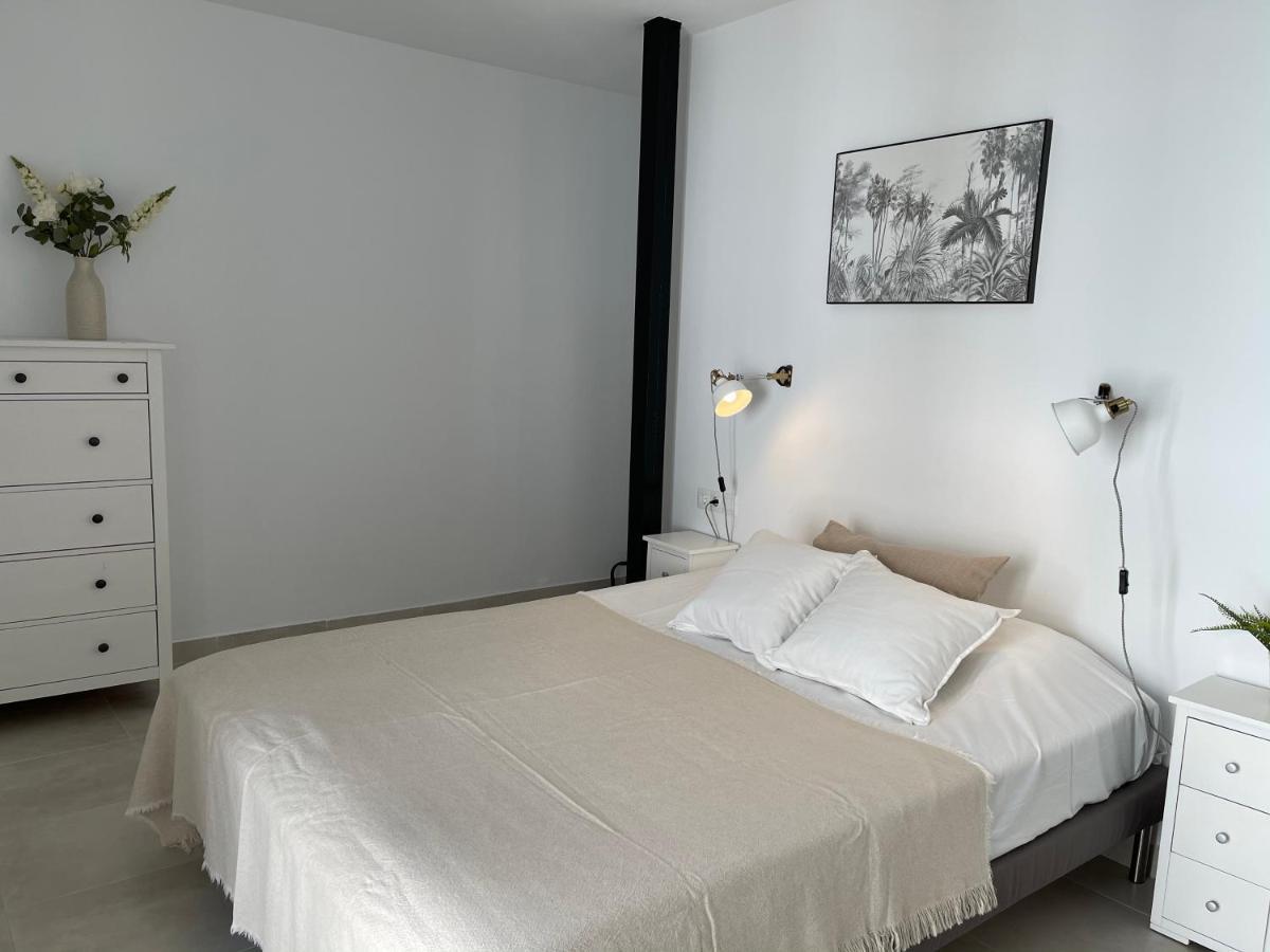 فيلا New Townhouse In The Heart Of Nerja With Jacuzzi المظهر الخارجي الصورة