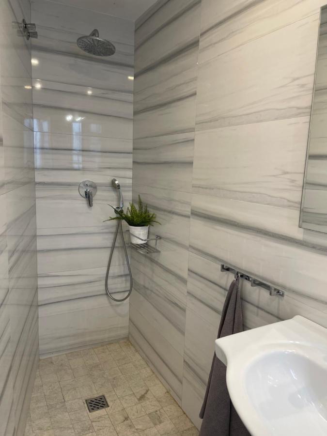 فيلا New Townhouse In The Heart Of Nerja With Jacuzzi المظهر الخارجي الصورة