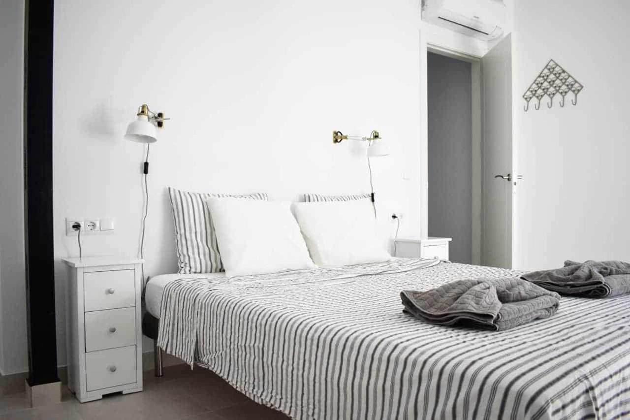 فيلا New Townhouse In The Heart Of Nerja With Jacuzzi المظهر الخارجي الصورة