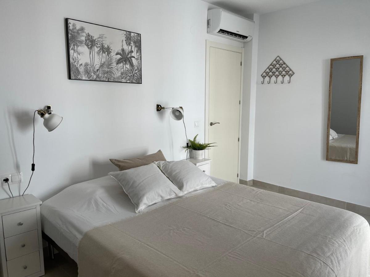 فيلا New Townhouse In The Heart Of Nerja With Jacuzzi المظهر الخارجي الصورة