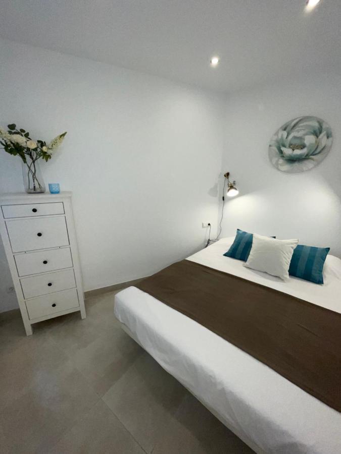 فيلا New Townhouse In The Heart Of Nerja With Jacuzzi المظهر الخارجي الصورة
