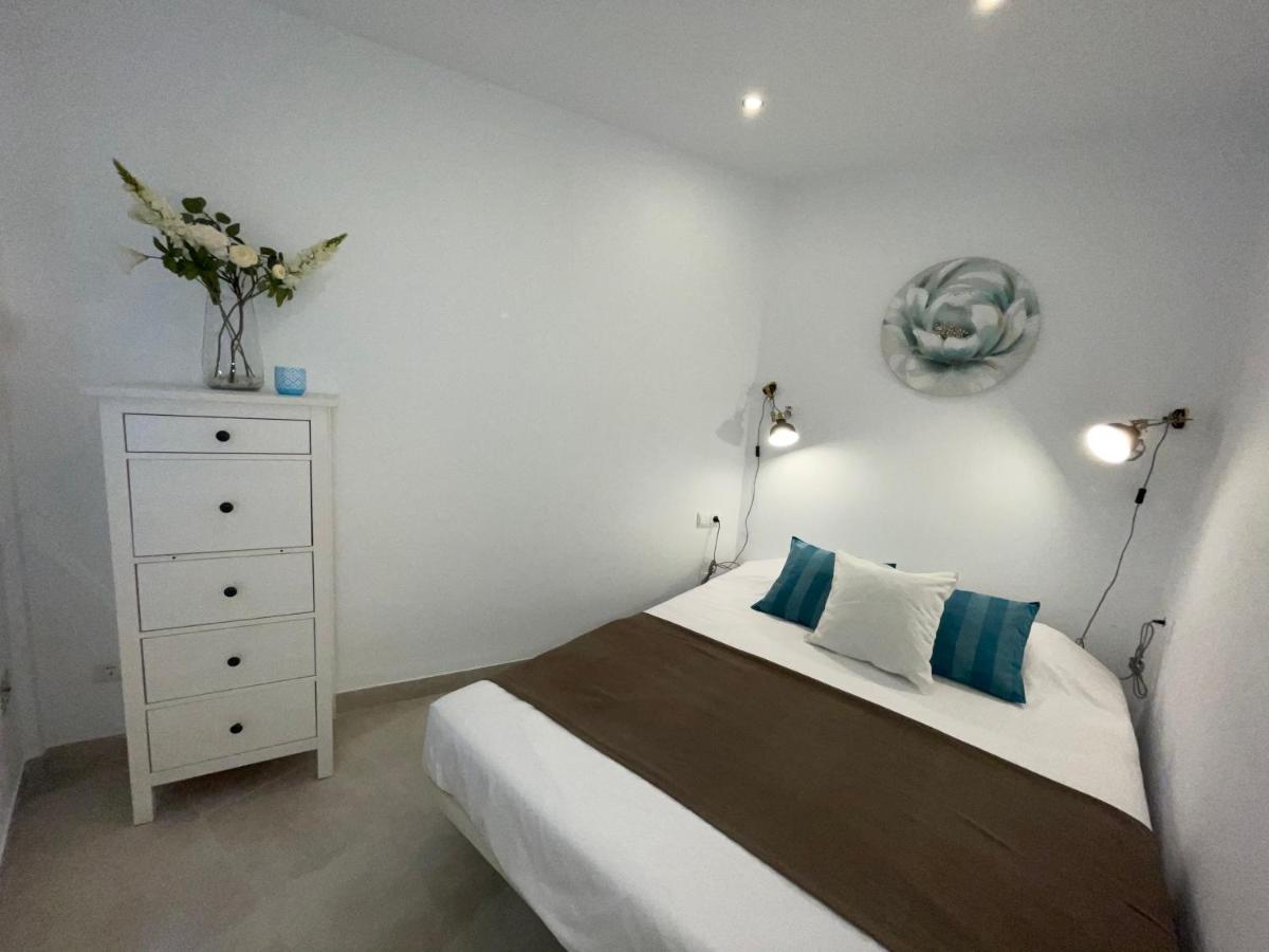 فيلا New Townhouse In The Heart Of Nerja With Jacuzzi المظهر الخارجي الصورة