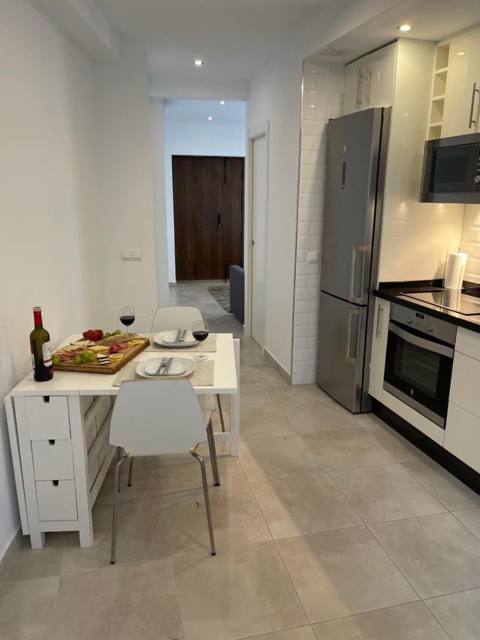 فيلا New Townhouse In The Heart Of Nerja With Jacuzzi المظهر الخارجي الصورة