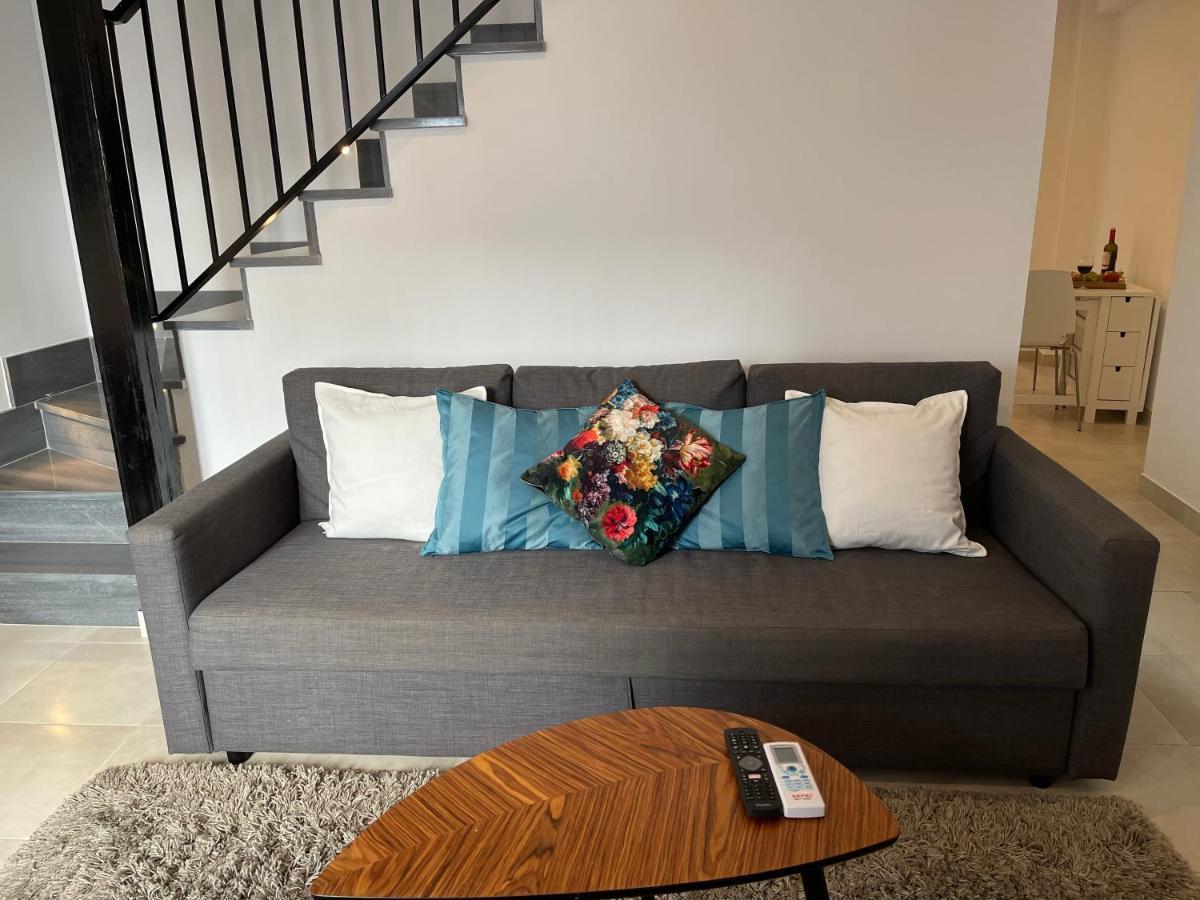 فيلا New Townhouse In The Heart Of Nerja With Jacuzzi المظهر الخارجي الصورة
