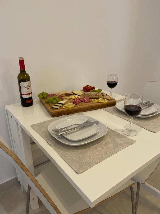 فيلا New Townhouse In The Heart Of Nerja With Jacuzzi المظهر الخارجي الصورة